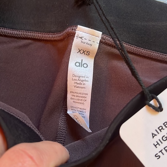 NWT-Alo Raisin and black striped leggings - Picture 4 of 5